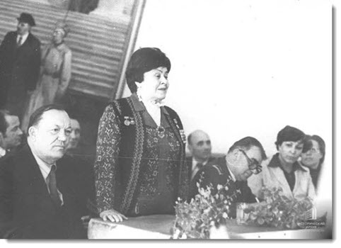 Выступление Героя Советского Союза М.И. Долиной перед учащимися СШ № 1