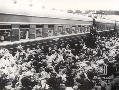 Встреча поезда с целинниками на станции Омск