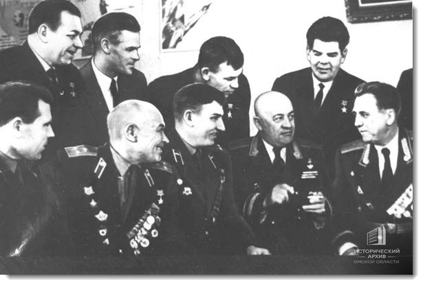 Герои Советского Союза, среди них Н.А. Смирнов