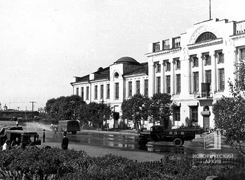 Здание автодорожного института на улице Ленина